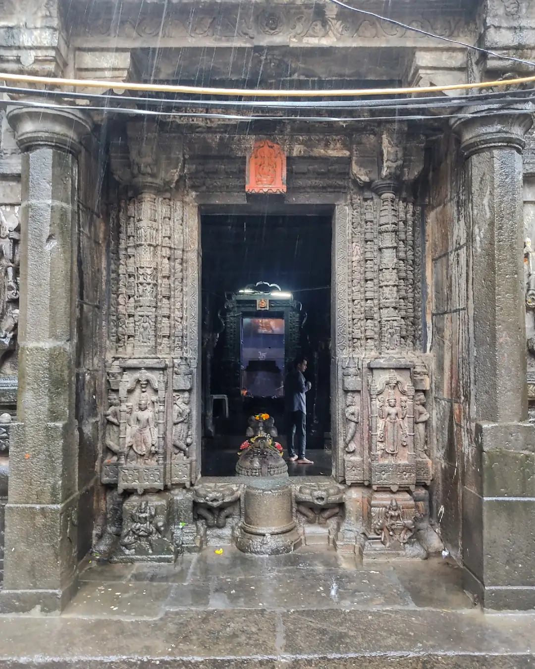 Kedareshwar Temple
