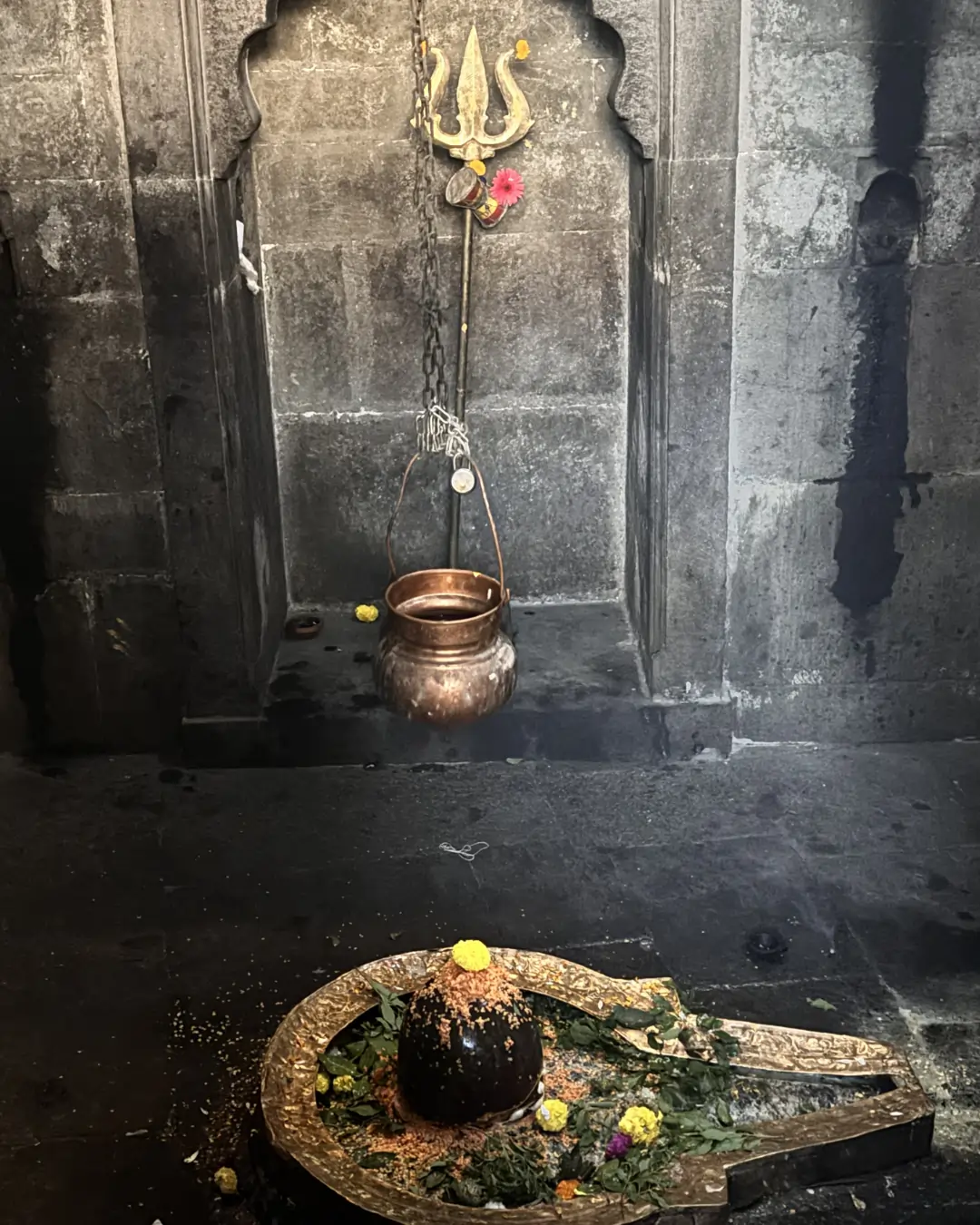 केदारेश्वर मंदिराचे रहस्य काय आहे
