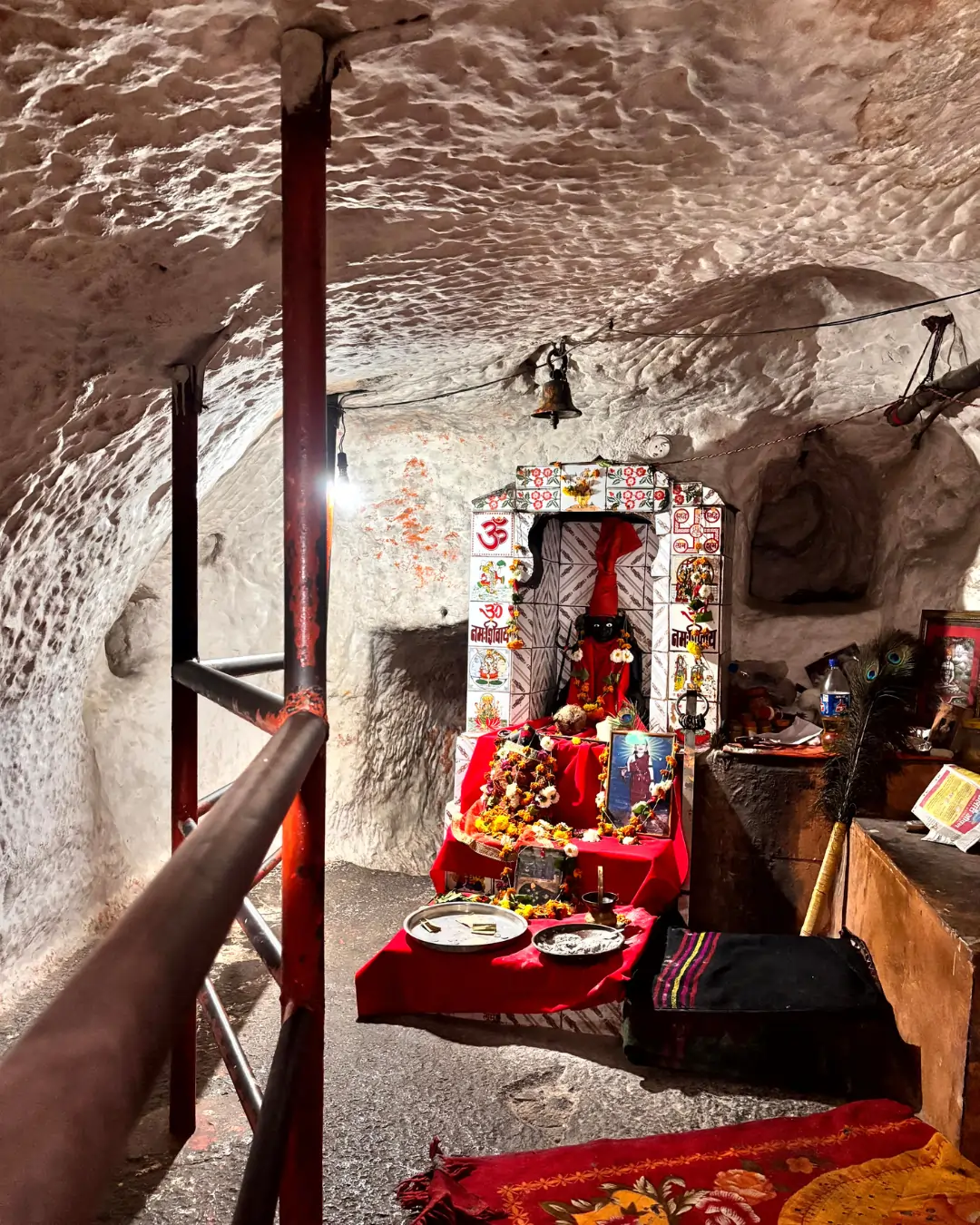 गोरखनाथ गुफा कुठे आहे