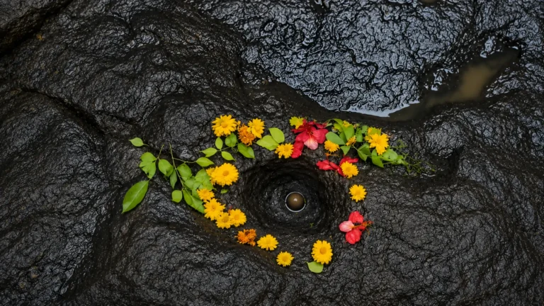 The Truth Behind Trimbakeshwar’s Viral “Hidden Shivalinga”